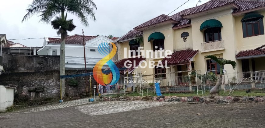 PELUANG EMAS! Beli Villa Tanah Hampir 5000m² di Lokasi Premium Cipanas. Nego Sampai DEAL!