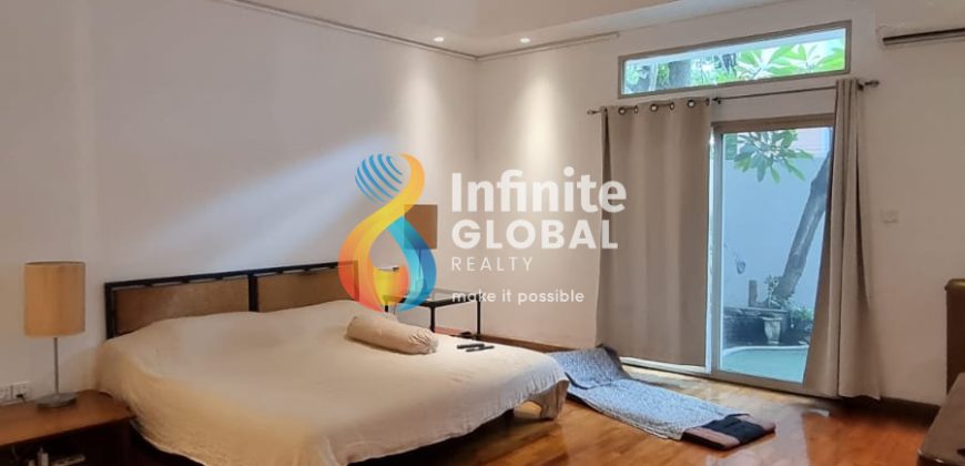 Luxury House for Rent in Kebayoran Baru Spacious 800 Sqm Building with Private Pool