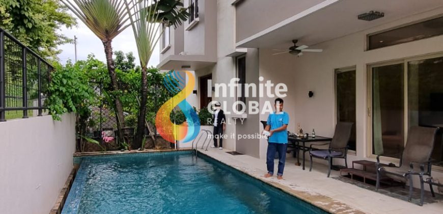 Luxury House for Rent in Kebayoran Baru Spacious 800 Sqm Building with Private Pool