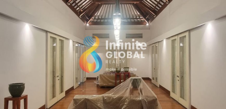FOR RENT EXCLUSIVE CLASSIC HOUSE KEMANG AREA