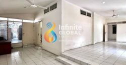 JUAL CEPAT  LOKASI PREMIUM KEBAYORAN BARU RUMAH LAMA TERAWAT, BANGUNAN  SUDAH DIMODIFIKASI UNTUK USAHA