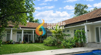 Luxury Tropical Living in Kemang – Private Pool, One Gate Area