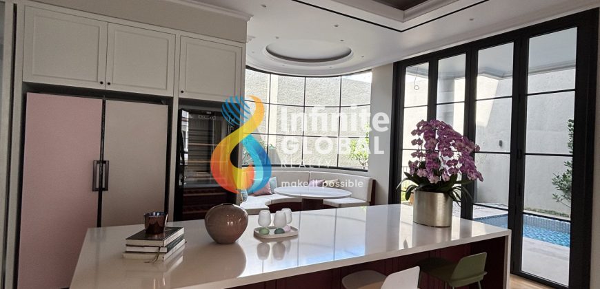 Hunian Mewah Fasad Klasik Modern  4 Lantai, Kebayoran Baru