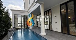 Hunian Mewah Fasad Klasik Modern  4 Lantai, Kebayoran Baru