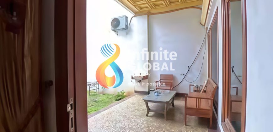 DIJUAL CEPAT! Rumah Mewah Hook 3 Lantai di Permata Buana, Bangunan Premium