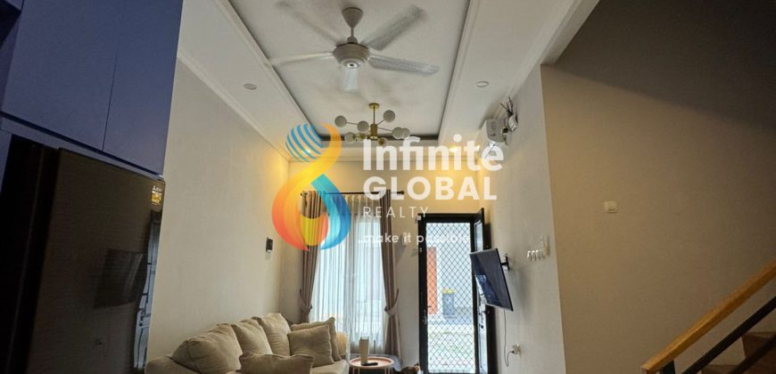 Dijual Rumah Full-furnished 3 Lantai Nyaman & Strategis di Cilandak KKO