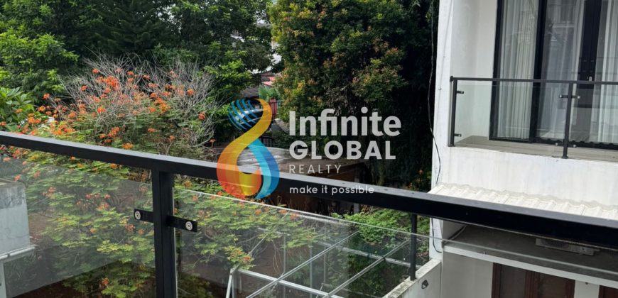 Dijual Rumah Full-furnished 3 Lantai Nyaman & Strategis di Cilandak KKO
