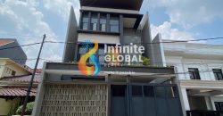 Hunian Mewah Pondok Indah – Brand New, Rooftop BBQ, Siap Huni