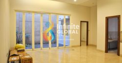 Exclusive Luxury House Gandaria | SHM | Garasi & Carport 4 Mobil