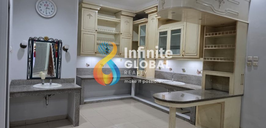 Rumah 3 Lantai Strategis Jakarta Barat Area Gajah Mada Siap Huni