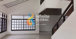 Rumah Hoek 2 Lantai Siap Huni di Petukangan Utara LT 320 m² Garasi 3 Mobil