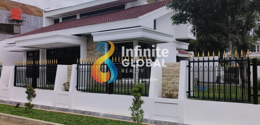 Rumah Hoek 2 Lantai Siap Huni di Petukangan Utara LT 320 m² Garasi 3 Mobil
