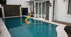 Rumah Mewah di Palmerah Disewakan Ada Private Pool & Lahan Super Luas