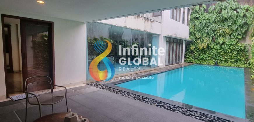 Disewakan Rumah Mewah Kebayoran Baru 6 Kamar Furnished Ada Garden & Pool