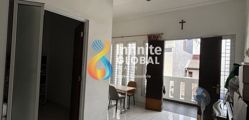 RUMAH 3 LANTAI FULL BANGUNAN DI KELAPA GADING 6 KAMAR + ROOFTOP LUAS