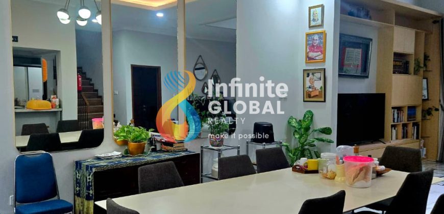 RUMAH MEWAH 3 LANTAI DI DUREN TIGA 4 BR SEMUA KM DALAM