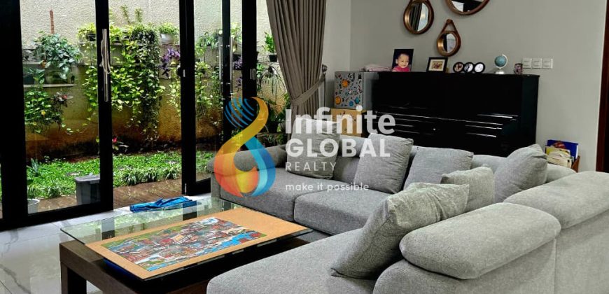 RUMAH MEWAH 3 LANTAI DI DUREN TIGA 4 BR SEMUA KM DALAM