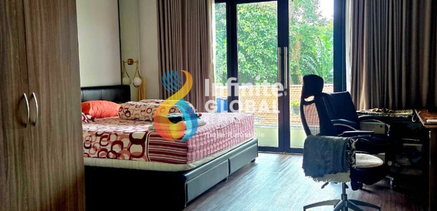 RUMAH MEWAH 3 LANTAI DI DUREN TIGA 4 BR SEMUA KM DALAM