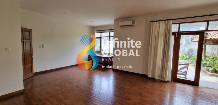 Disewakan Rumah Mewah Kebayoran Baru 6 Kamar Furnished Ada Garden & Pool