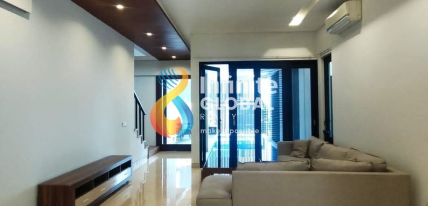 Rumah Cantik di Cilandak Jakarta Selatan Full Furnished Security 24 Jam Siap Huni