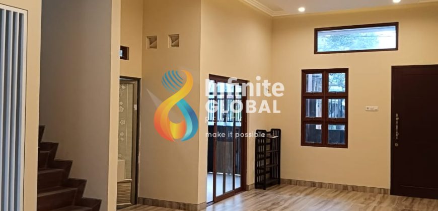 Rumah Modern 2,5 Lantai + Rooftop di Poris Indah – Lokasi Strategis, Harga 1,6 M!