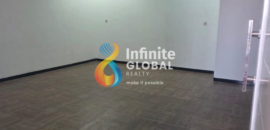Jual Cepat Rumah Mewah 4 Lantai di Grand Poris Tangerang, Luas Bangunan 310 m²