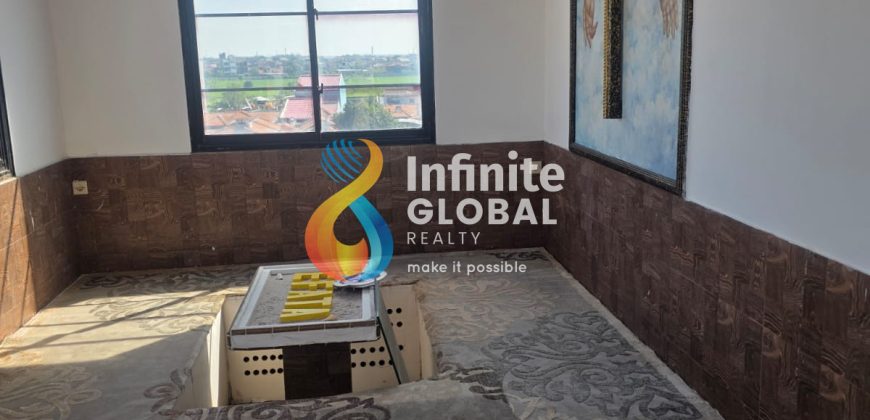 Jual Cepat Rumah Mewah 4 Lantai di Grand Poris Tangerang, Luas Bangunan 310 m²