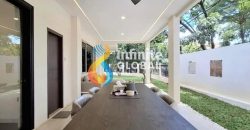 Rumah Besar Kebayoran Baru LT 469 m² Cocok Hunian atau Kantor Parkir 9 Mobil