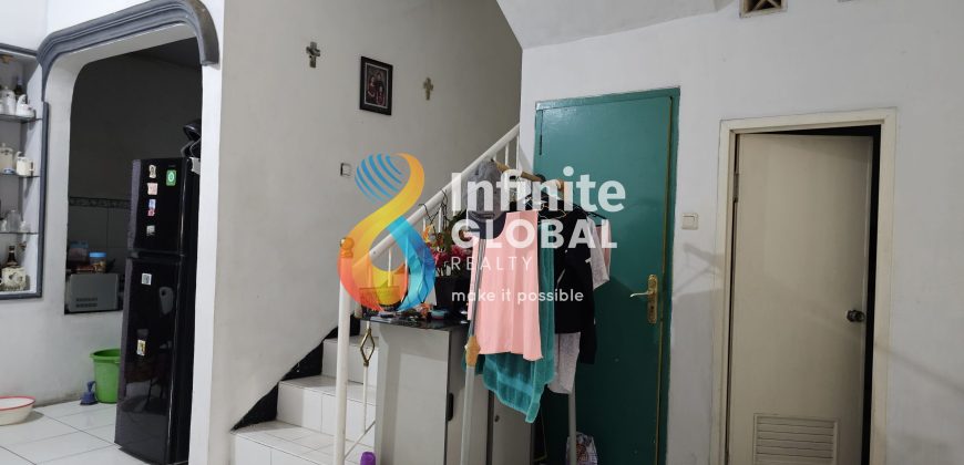 Dijual Rumah Strategis Pondok Bambu Jakarta Timur 4 KT Jalan Depan 9 Meter
