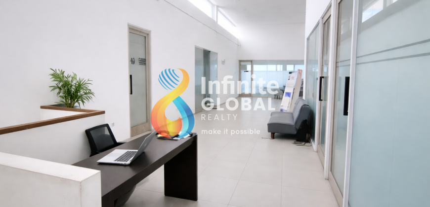 Gedung 3 Lantai Radio Dalam SHM Parkir 8 Mobil Lokasi Premium