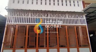 Jual Cepat Rumah Mewah 4 Lantai di Grand Poris Tangerang, Luas Bangunan 310 m²