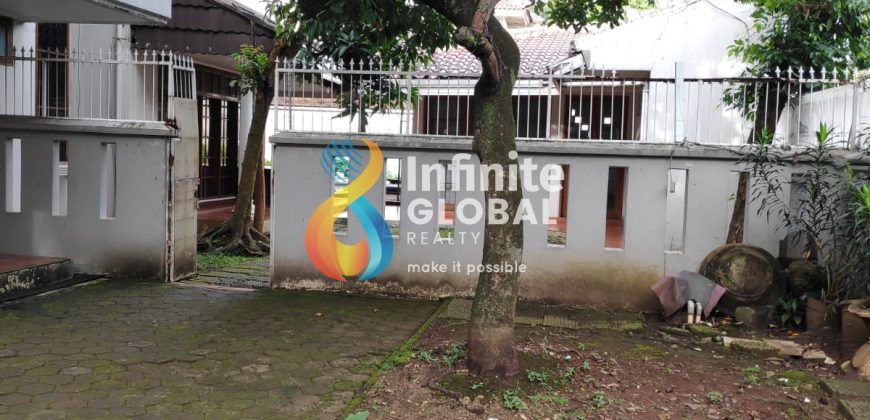 Rumah Tua Hitung Tanah 1.000 m² Komplek Polri Cilandak Belakang Ragunan