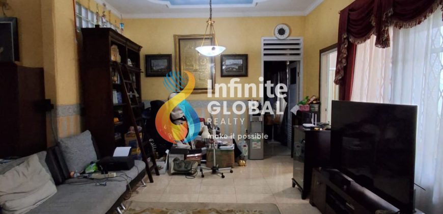 Dijual Rumah Strategis Tanah Kusir Kebayoran Lama, Muat 7 Mobil SHM Lokasi Premium