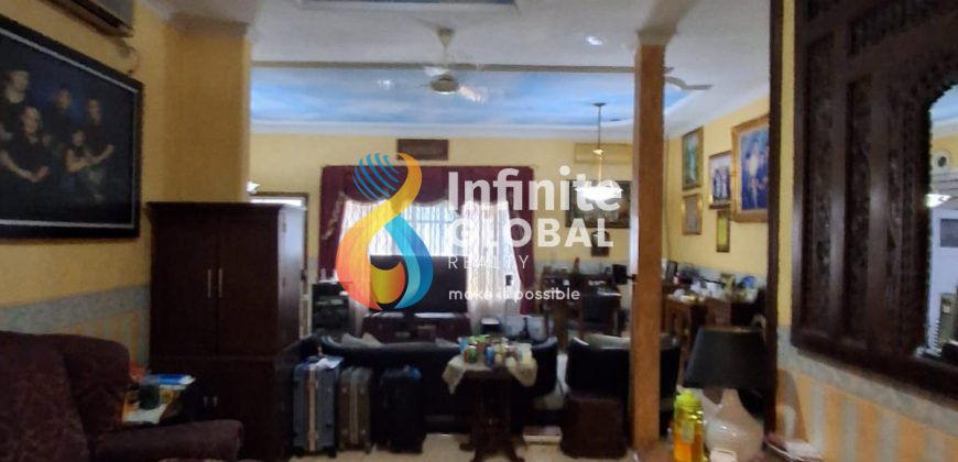 Dijual Rumah Strategis Tanah Kusir Kebayoran Lama, Muat 7 Mobil SHM Lokasi Premium