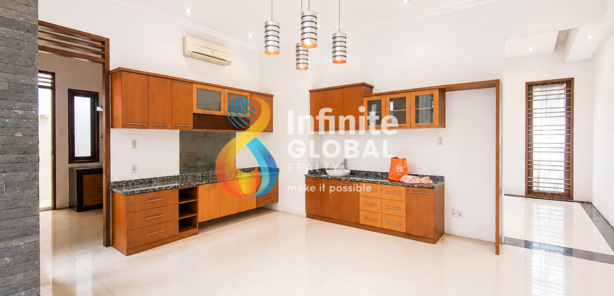 Disewakan Rumah Strategis Cipete Area Jalan MPR 4 KT, Semi Furnished, Dekat MRT