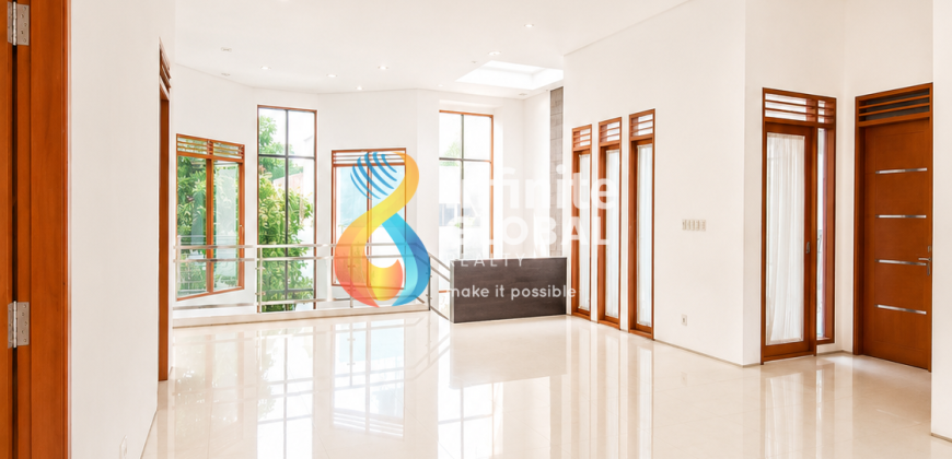 Disewakan Rumah Strategis Cipete Area Jalan MPR 4 KT, Semi Furnished, Dekat MRT