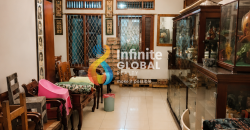 Rumah Besar Siap Huni di Kebon Jeruk – Hoek Strategis + Kost Aktif 6 Pintu