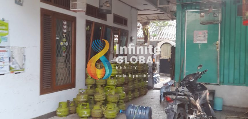 Rumah Besar Siap Huni di Kebon Jeruk – Hoek Strategis + Kost Aktif 6 Pintu