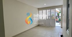 Rumah Baru 3 Lantai Tomang – Siap Huni, Akses 2 Mobil, Harga Turun!