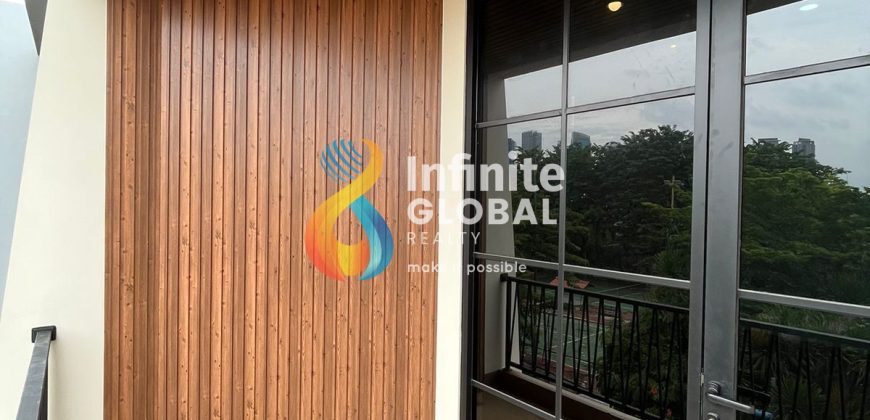 Rumah Baru 3 Lantai Tomang – Siap Huni, Akses 2 Mobil, Harga Turun!