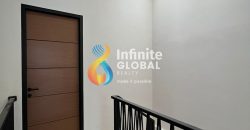 Rumah Baru 3 Lantai Tomang – Siap Huni, Akses 2 Mobil, Harga Turun!