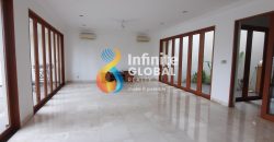Rumah Mewah Disewakan di Cipete Private Pool, 4+1 Bedroom, Fully Equipped