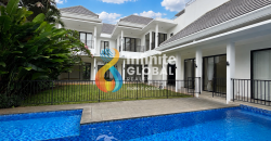 Disewakan Rumah Modern Tropical Mewah di Cipete Pool & Taman Luas Lokasi Premium