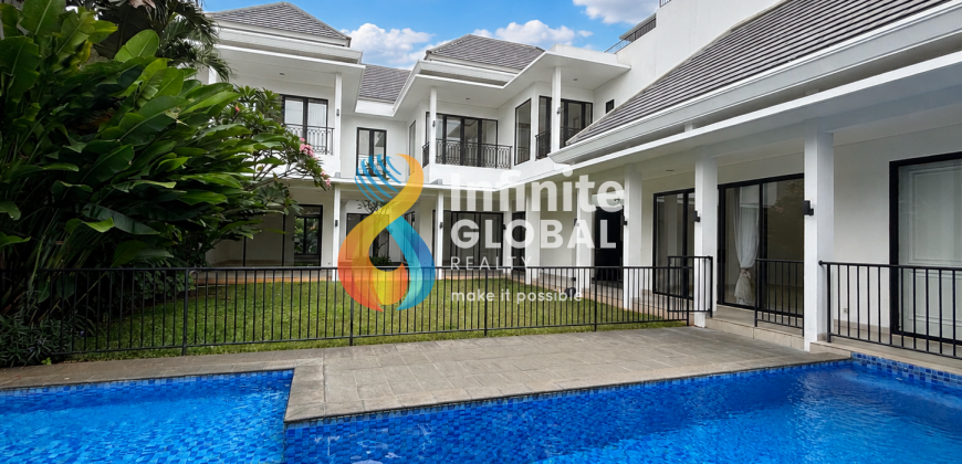 Disewakan Rumah Modern Tropical Mewah di Cipete Pool & Taman Luas Lokasi Premium