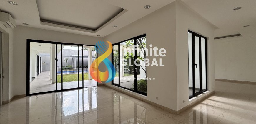 Disewakan Rumah Modern Tropical Mewah di Cipete Pool & Taman Luas Lokasi Premium