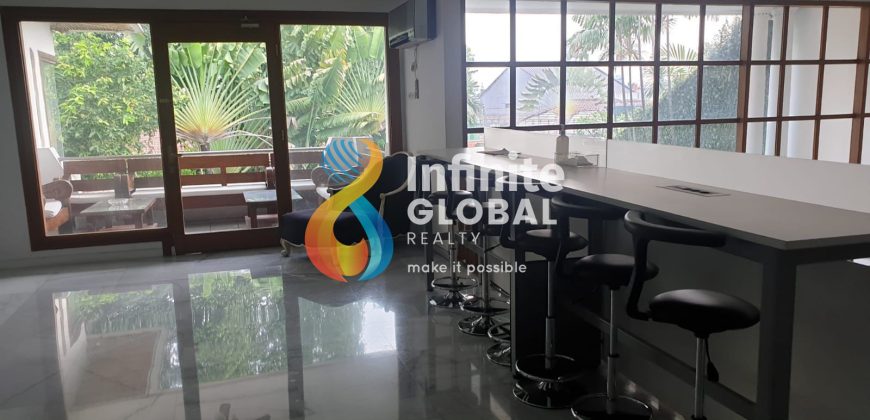 Disewakan Rumah Besar di Kemang Ex Home Office 7 KT Pool & Garden Lokasi Strategis