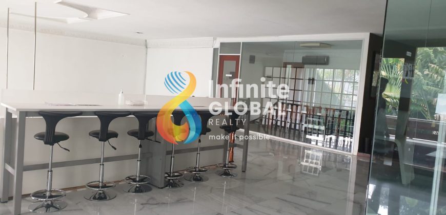 Disewakan Rumah Besar di Kemang Ex Home Office 7 KT Pool & Garden Lokasi Strategis