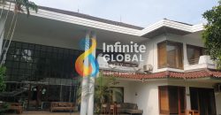 Disewakan Rumah Besar di Kemang Ex Home Office 7 KT Pool & Garden Lokasi Strategis