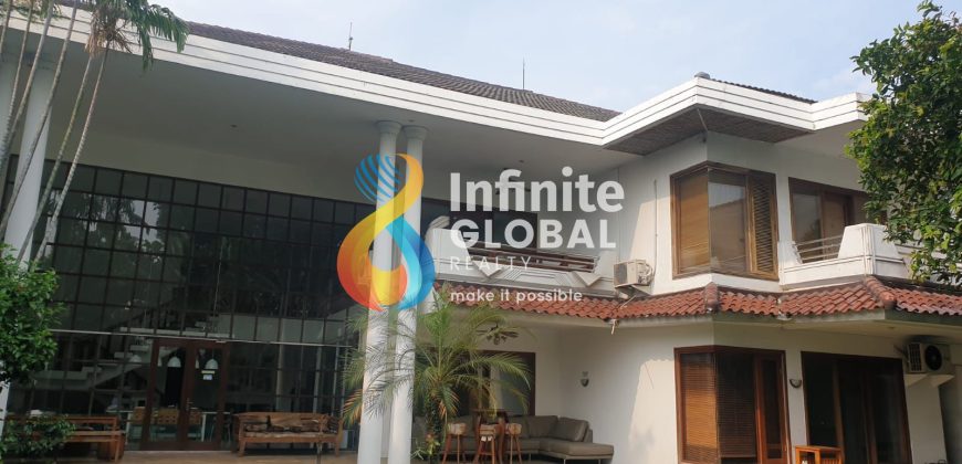 Disewakan Rumah Besar di Kemang Ex Home Office 7 KT Pool & Garden Lokasi Strategis