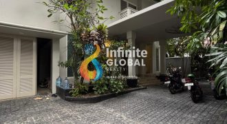Luxury House Kebayoran Baru Pool & Gazebo Dekat SCBD